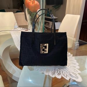 💯% authentic fendi bag